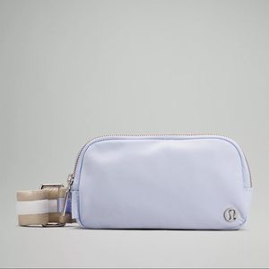 NWT Pastel Blue/Raw Linen Lululemon Everywhere Belt Bag Crossbody
